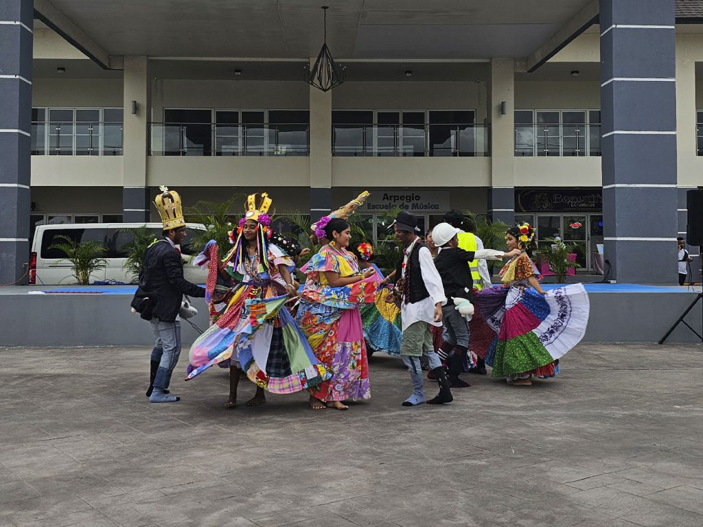 Lago Fest llenó de alegría y cultura Plaza del Lago